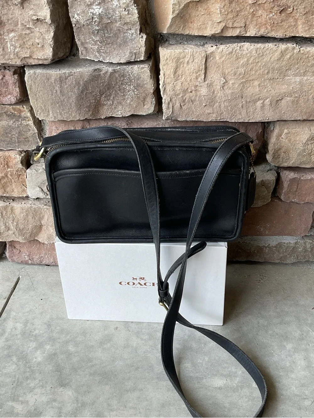 Vintage Coach Black Leather Swingpack 9974 Multi-Compartment Bag